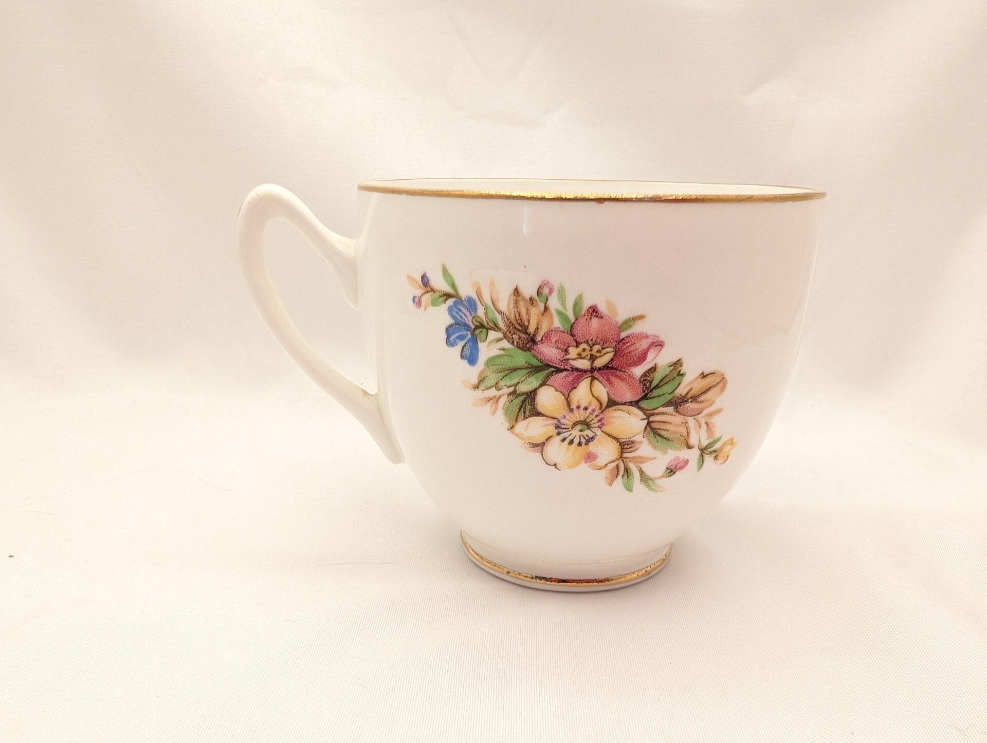 Duchess Bone China Teacup & Saucer Set with Delicate Floral Pattern and Gilt Trim-Made in England image 5