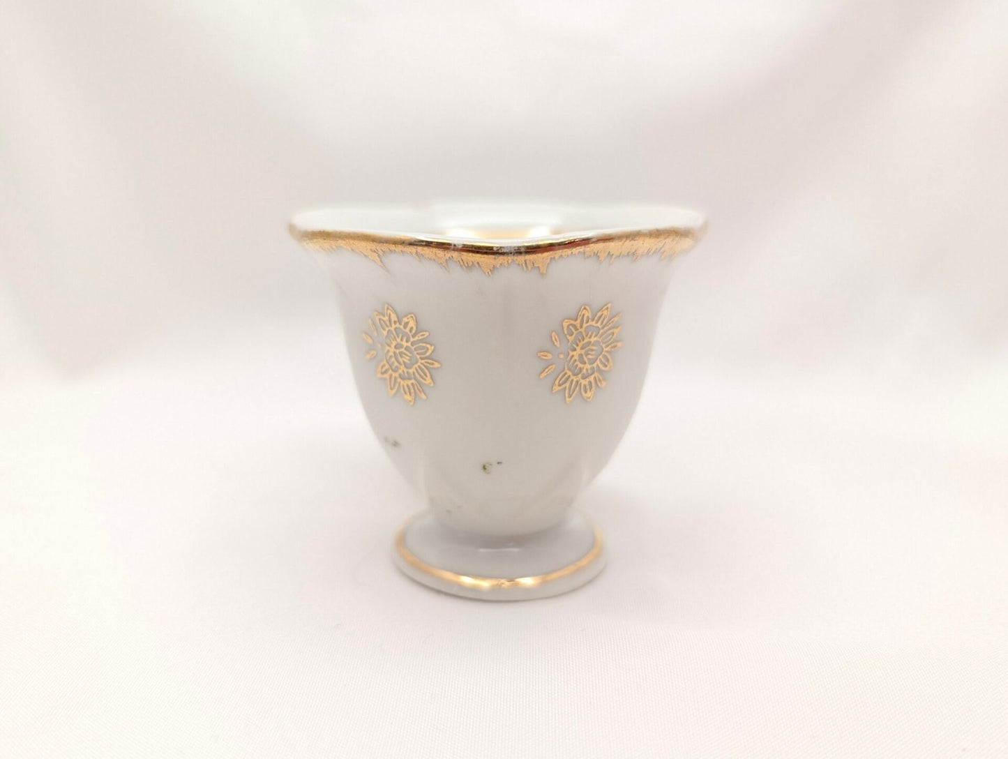 Victorian Courting Couple Demitasse Cup & Saucer Set Maple Leaf Plate and Gilt Trim-Made in Japan Vintage image 6
