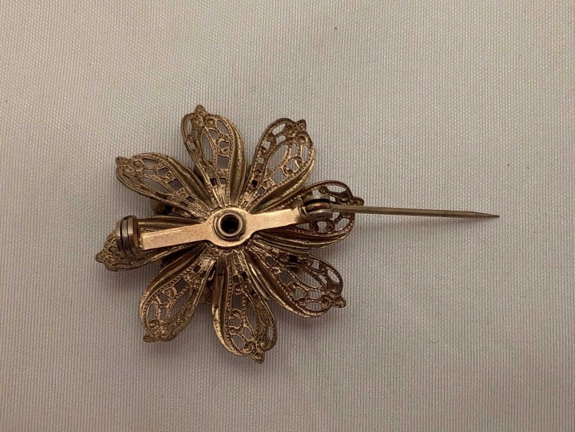 Vintage Gold-Toned Filigree Flower Starburst Brooch With Rhinestones-Retro Glam image 3