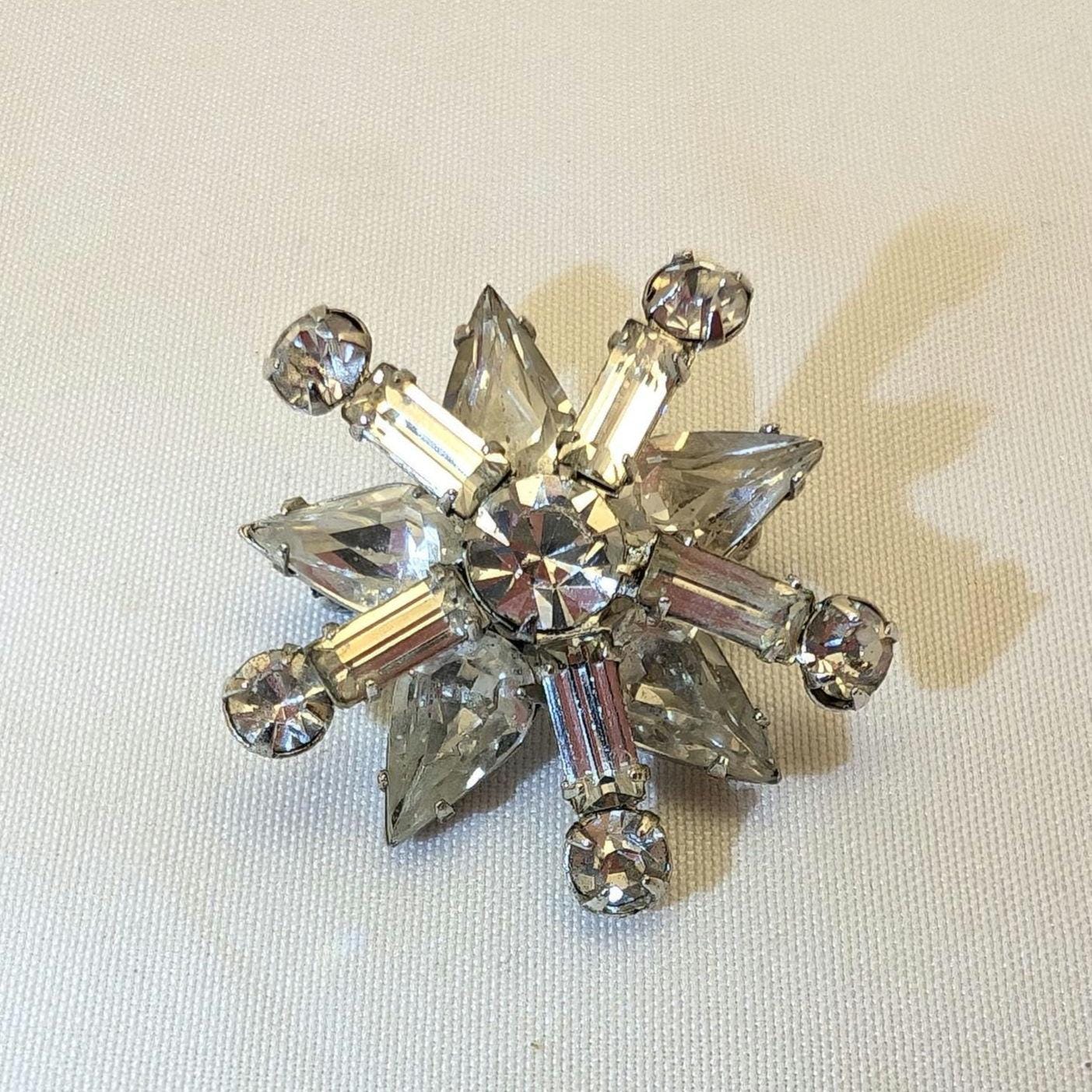 1950s Snowflake Starburst Rhinestone Brooch -  Unmarked MCM Costume Jewelry image 6