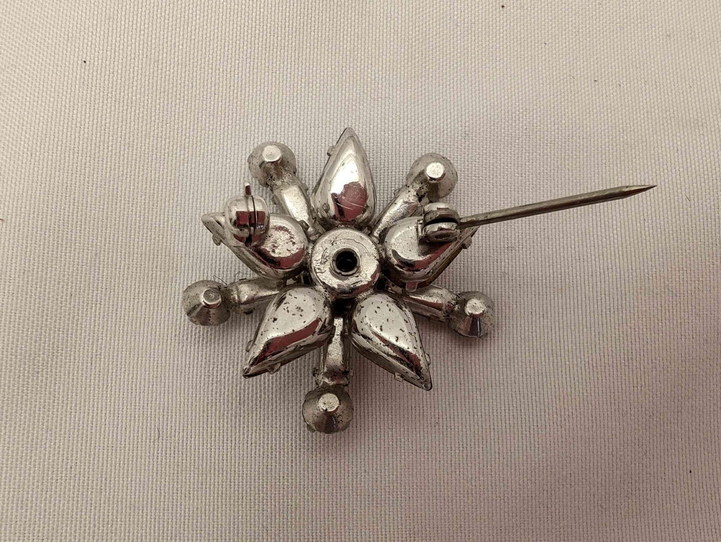 1950s Snowflake Starburst Rhinestone Brooch -  Unmarked MCM Costume Jewelry image 3